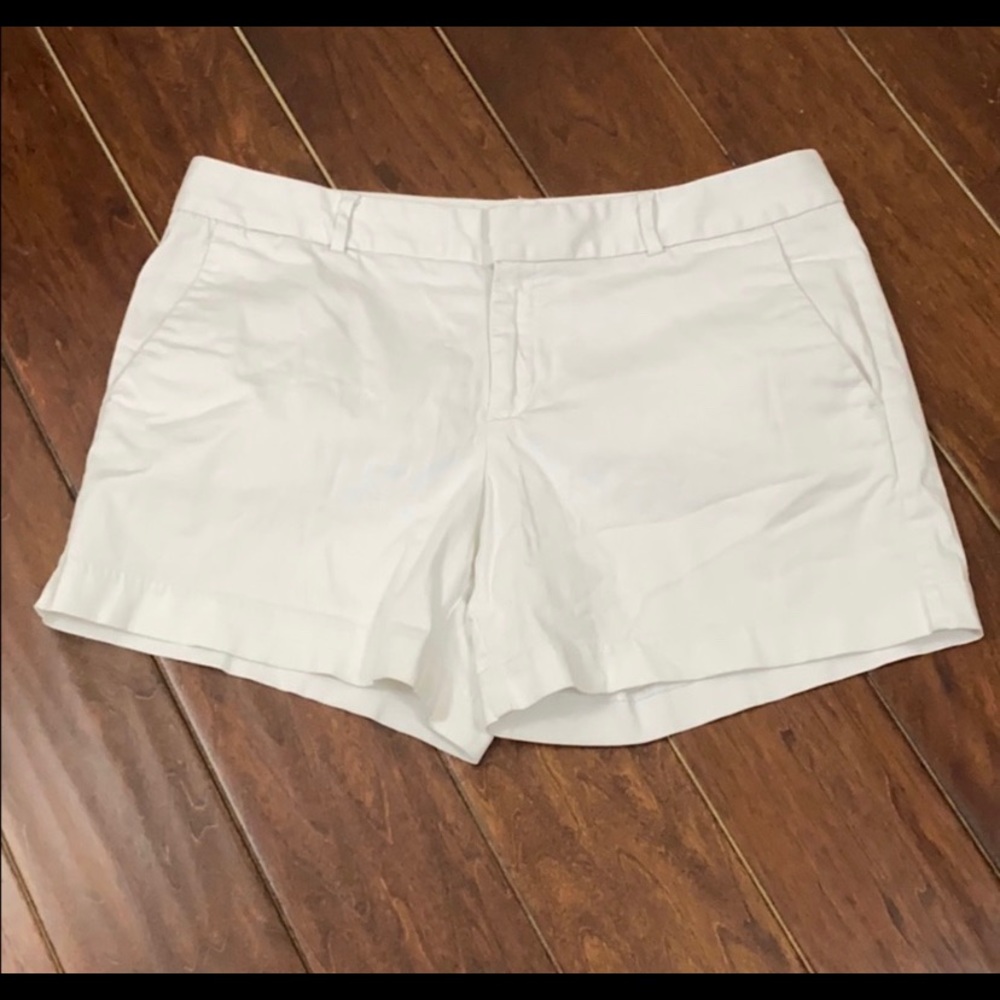 BANANA REPUBLIC White Khaki Shorts- Size 10